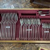 English silver-plated cutlery set in its oak box - early 20th century
