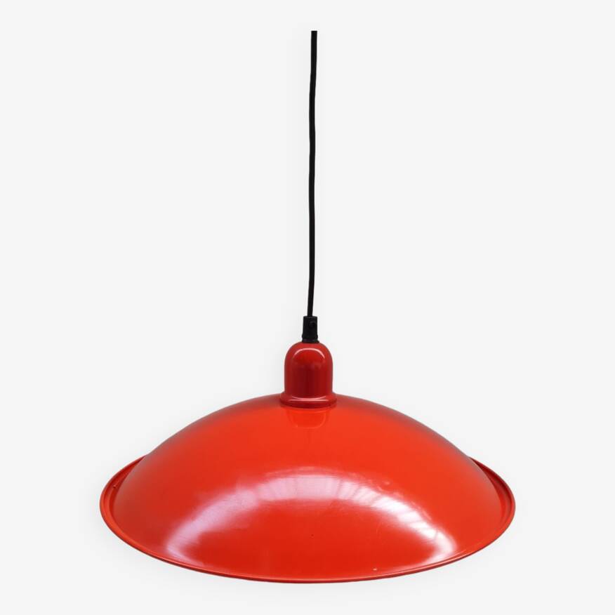 Enamelled sheet metal pendant light
