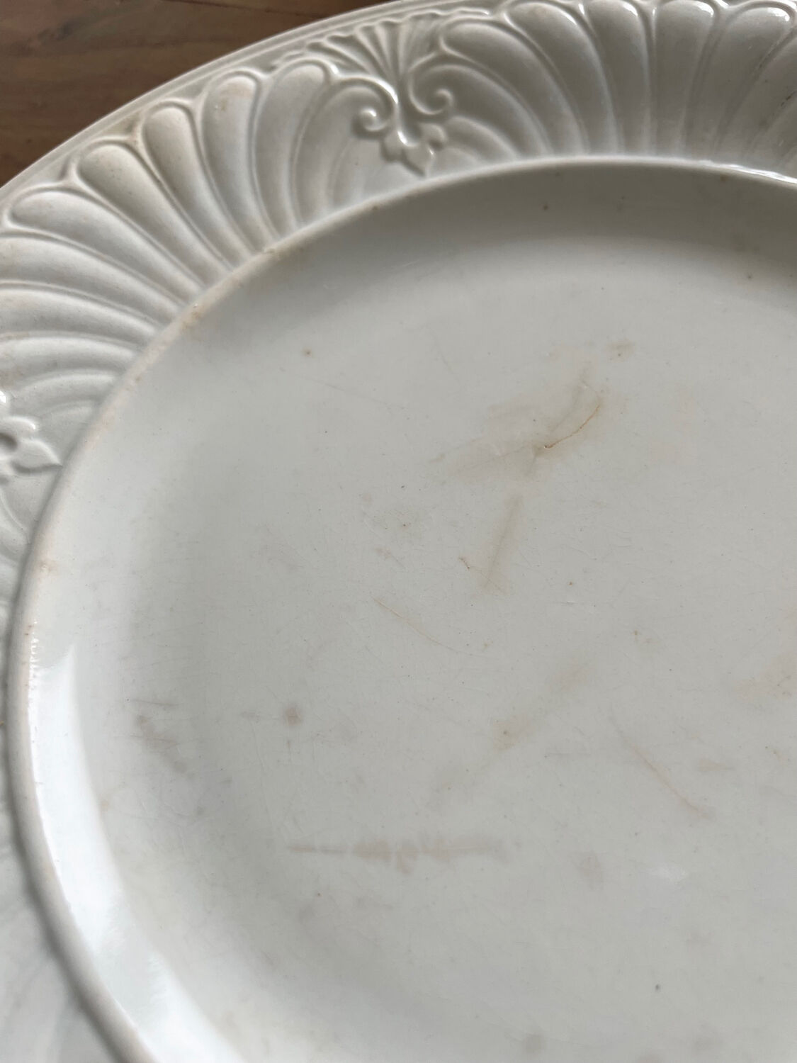 2 Creil and Montereau white plates