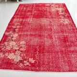 Tapis rouge turc vintage à motif floral