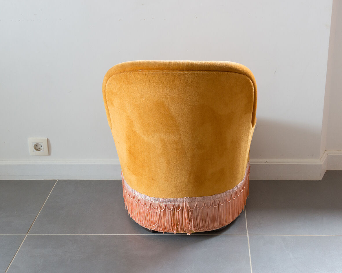 Apricot toad armchair