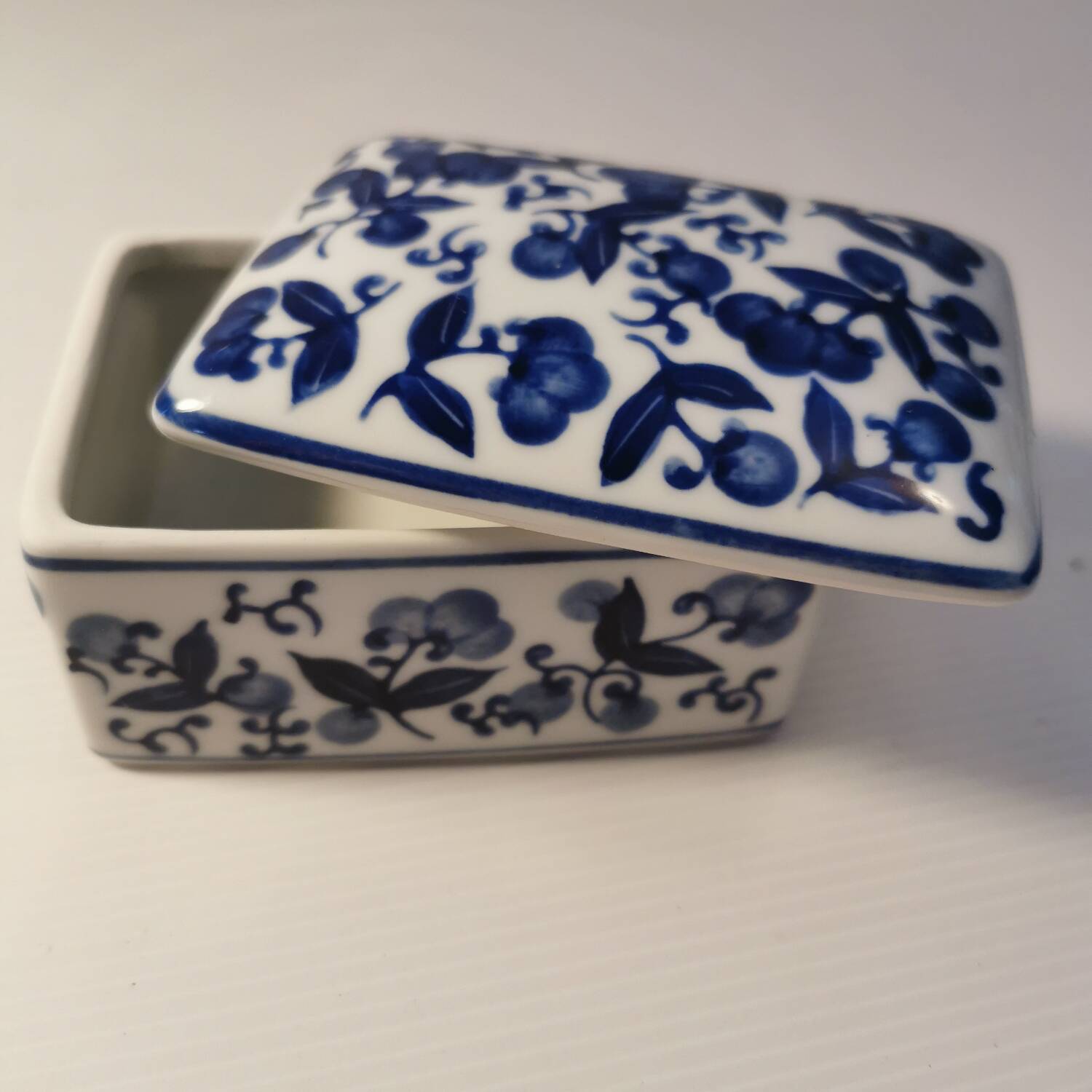 Jewelry Box, Ring Holder, Empty Pockets, Candy Box in White and Blue Porcelain