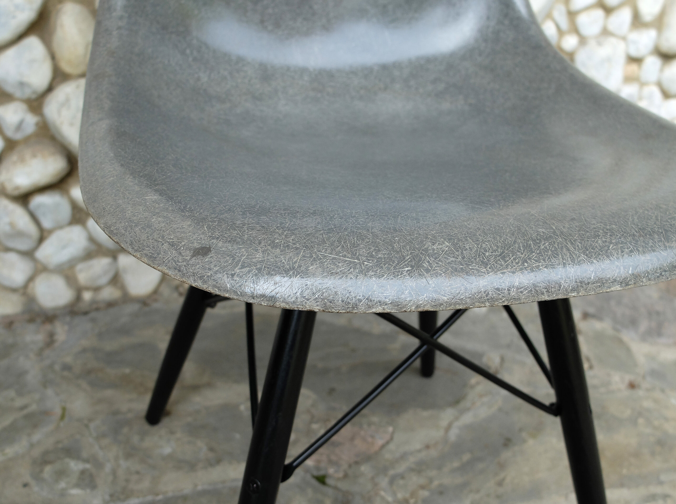 DSW Charles & Ray Eames Chair for Herman Miller Grey Elephant Grey Dowel