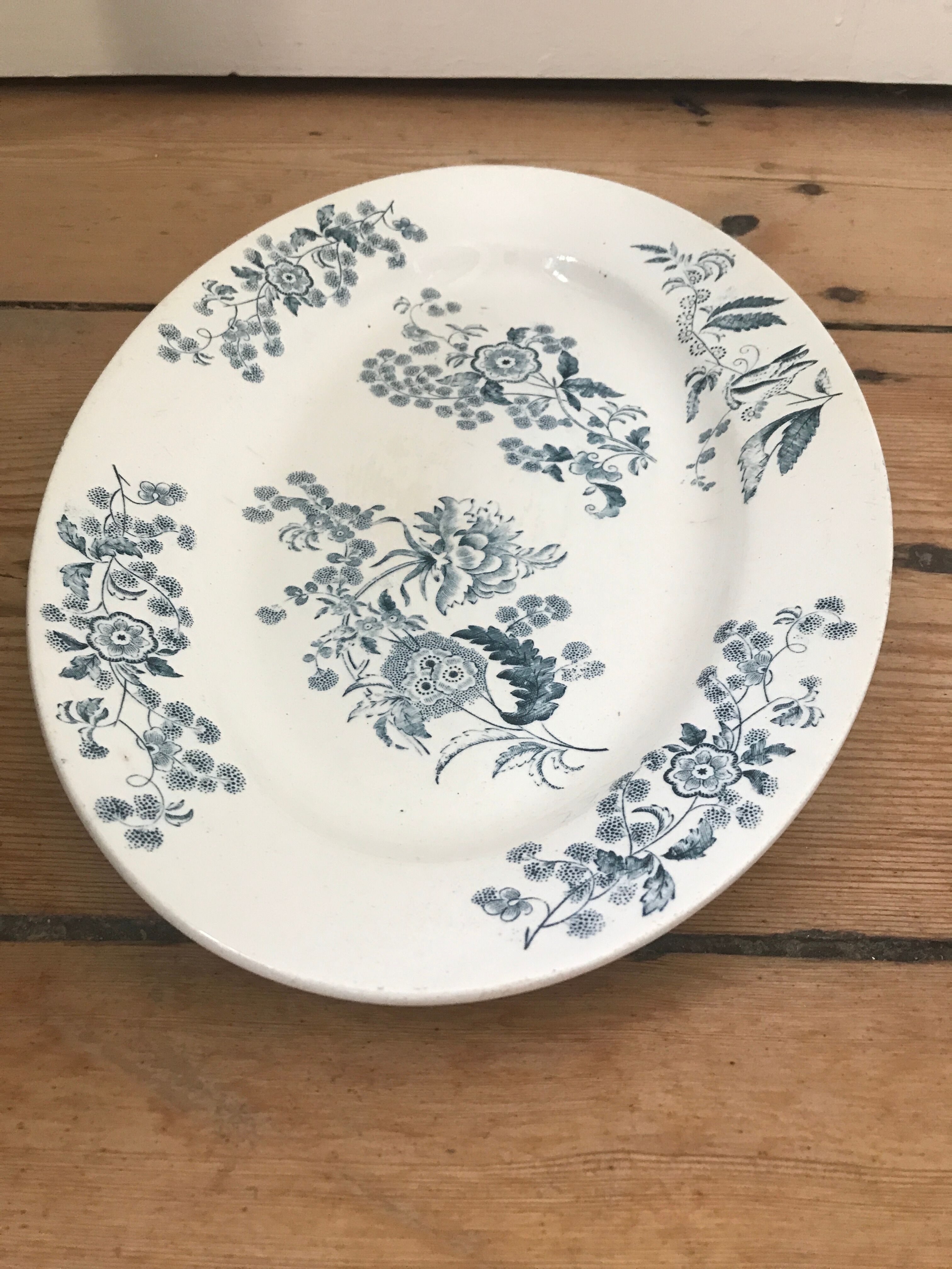 Longwy oval flat and hollow in iron earth, "YCHO" service
