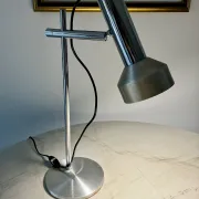 Very nice vintage 1970 articulated table lamp in good condition.