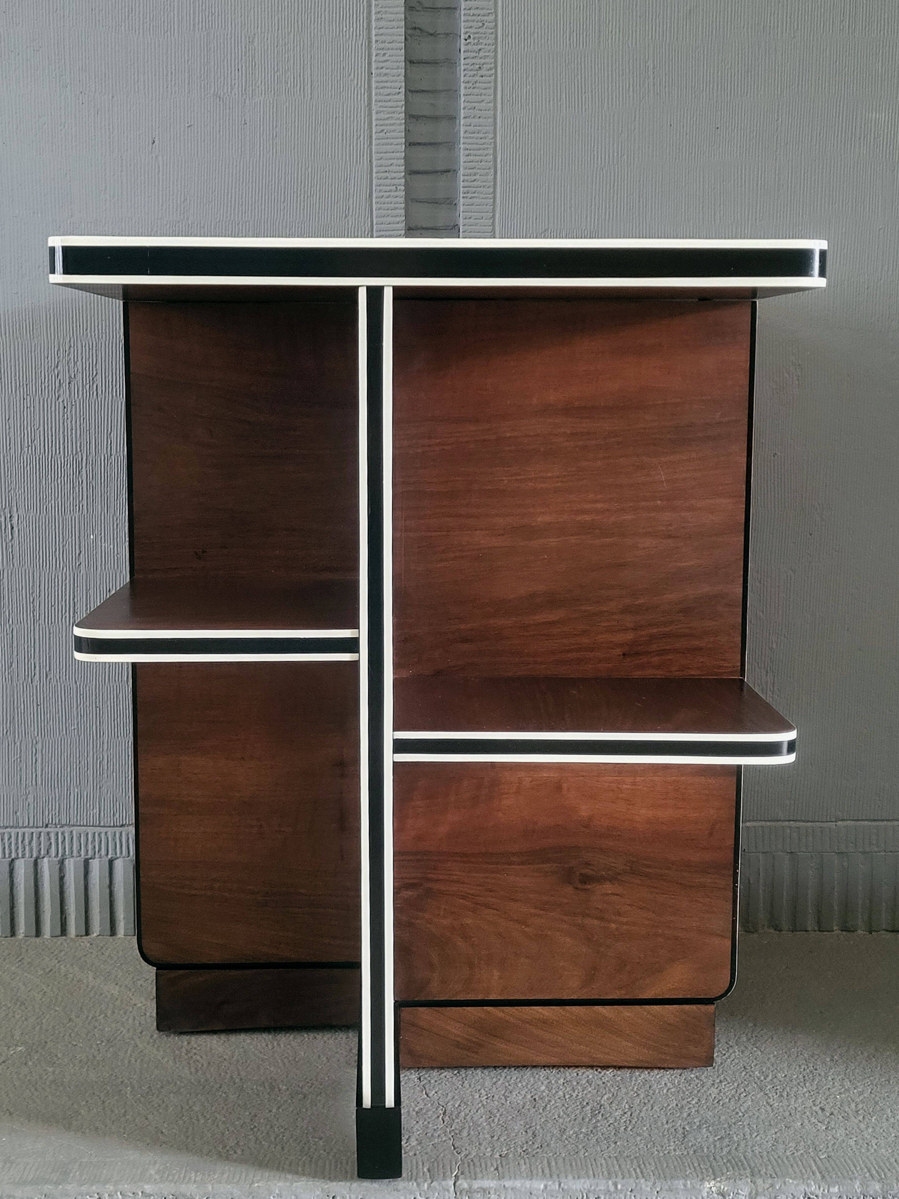 Art Deco coffee table by Waring & Gillow, 1930s, walnut, burr walnut top