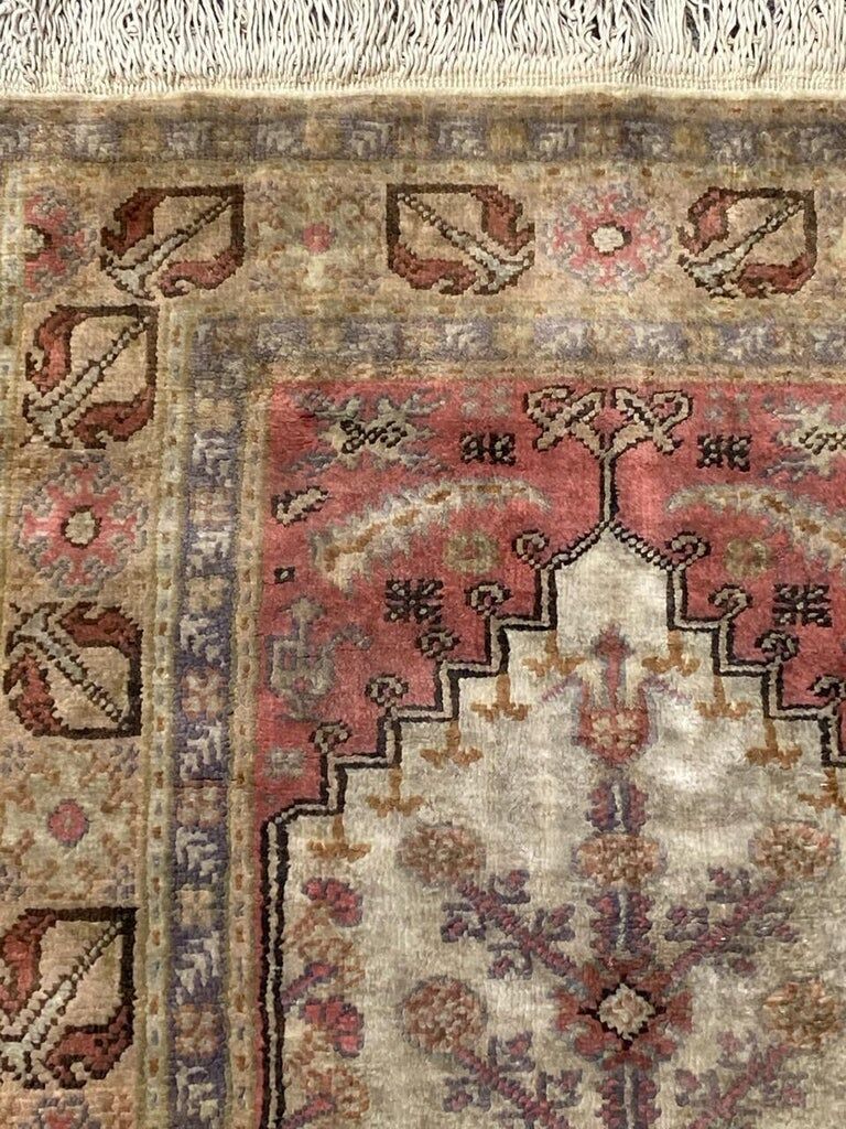 Vintage Turkish Kayseri carpet in silk and cotton 106x61 cm