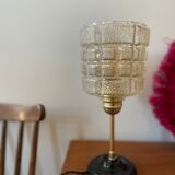 Lampe à poser globe transparent en verre moulé
