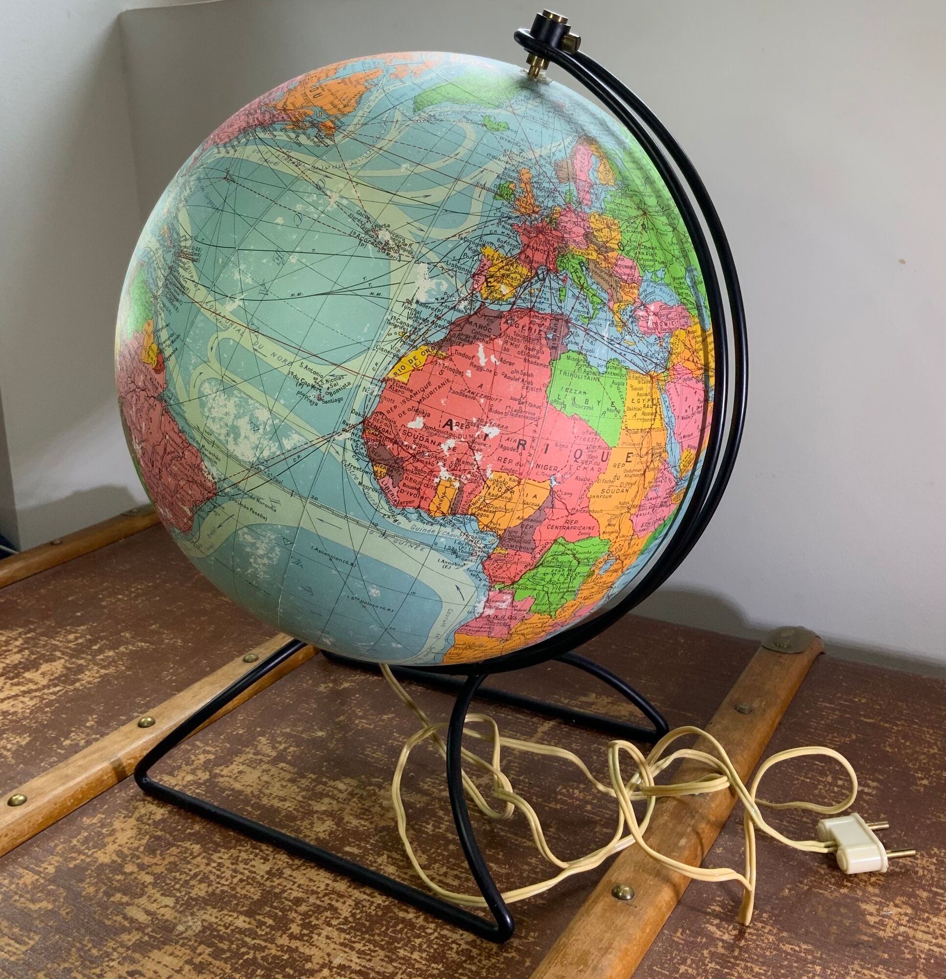 Vintage globe 1930 Perrina Picquart Metal and glass entirely original map geography