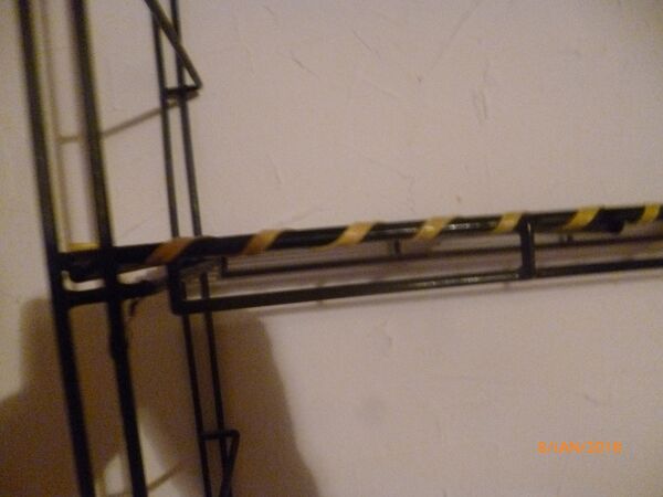 Etagere style string