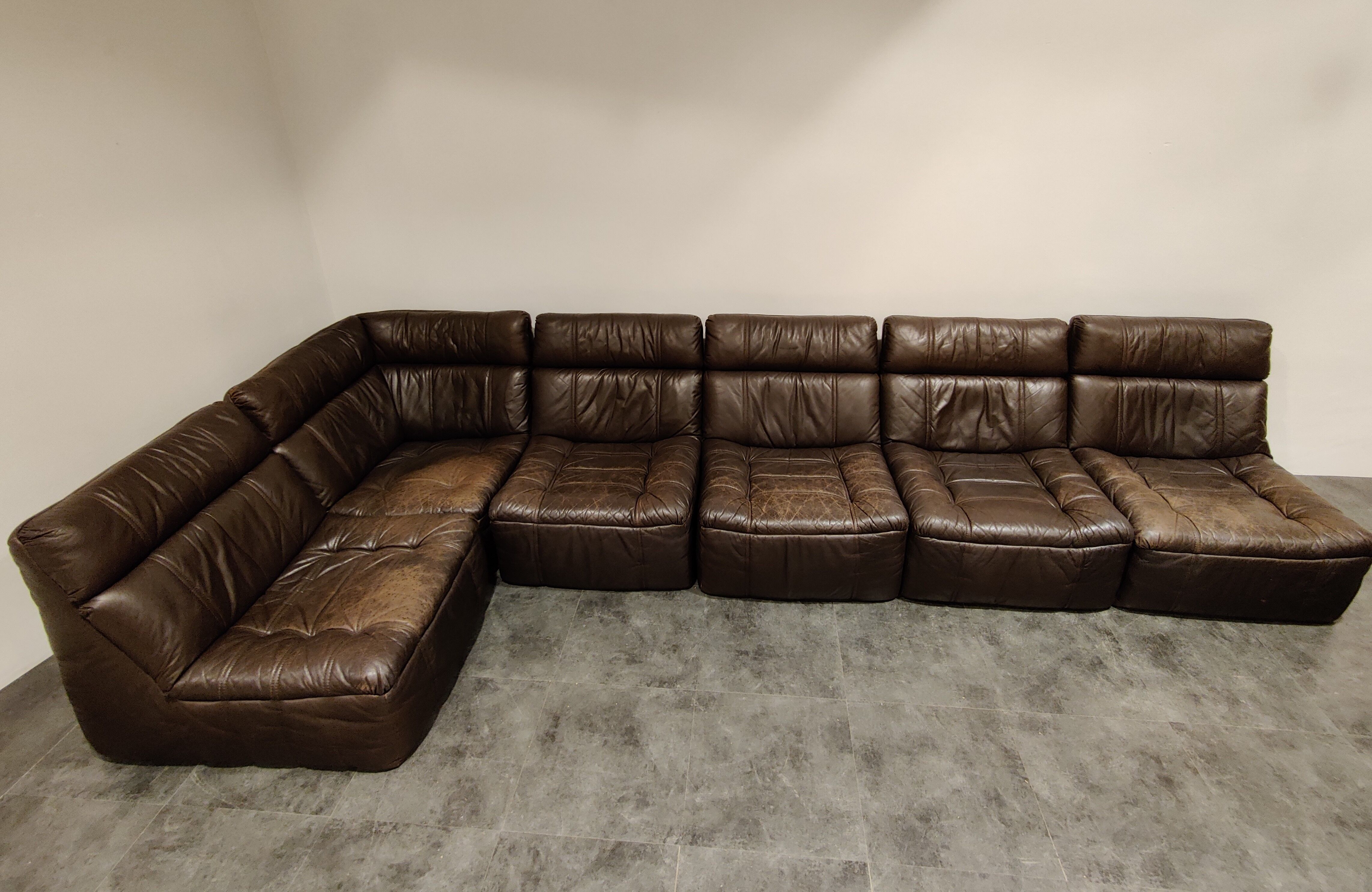 Vintage modular leather sofa by Rolf Benz 1970s