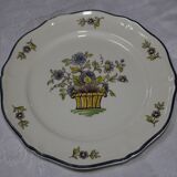 Service at Dessert Saint-Amand Vieux Delft