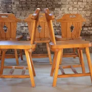 Set of four sculptural pine dining chairs – 1970s