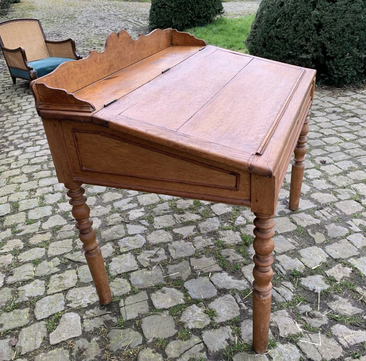 Oak sloping secretary