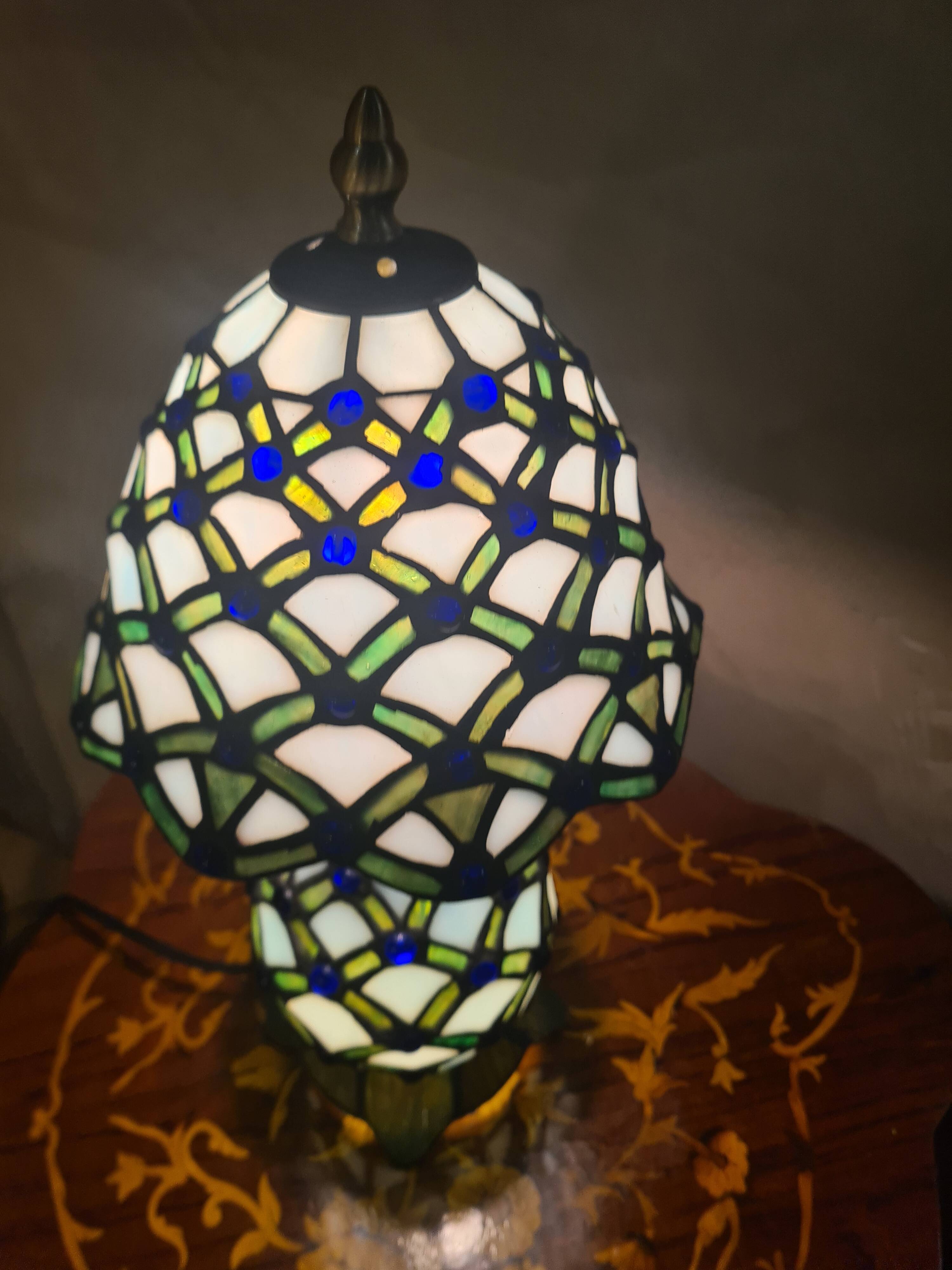 lamp with 2 lights, stained glass, handmade lead solder, Tiffany style