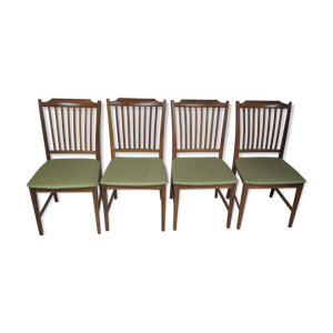 ensemble de quatre chaises,