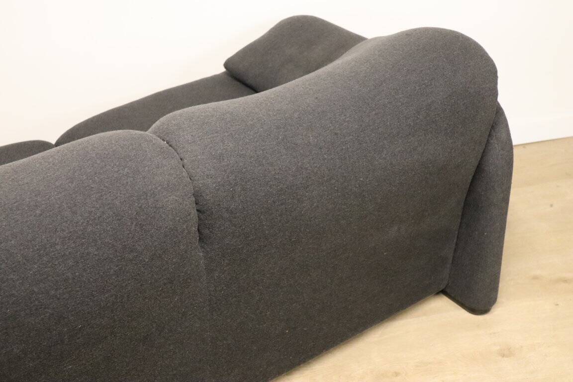 “Maralunga” sofa by Vico Magistretti for Cassina in tweed