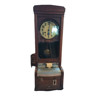 Clock clock early twentieth in oak.