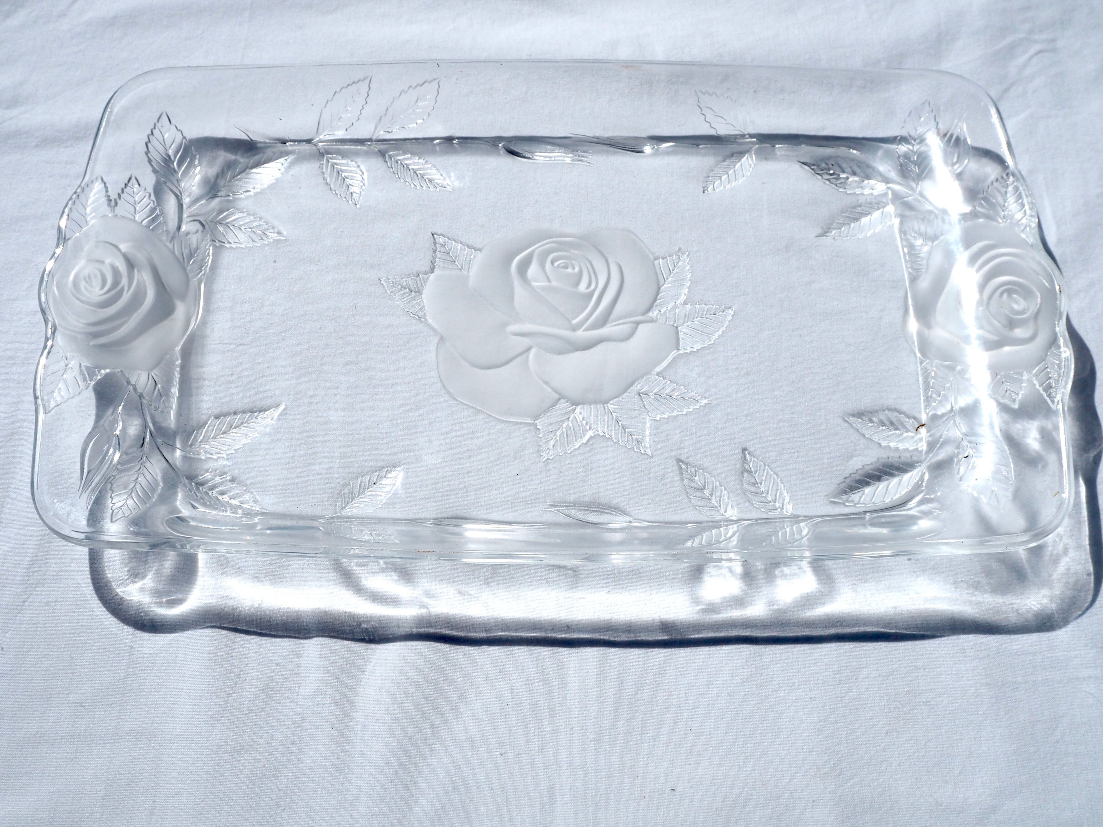 Plat à cake en verre motifs roses