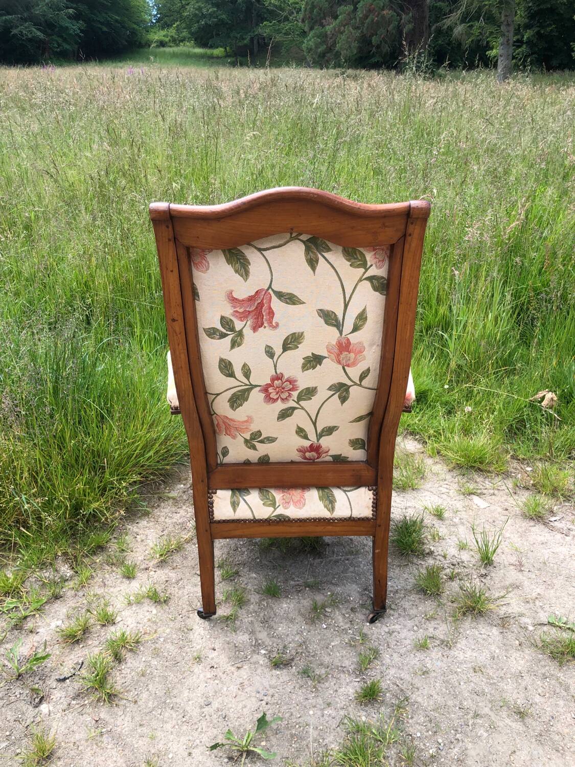 Voltaire armchair in cherry wood