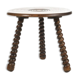 Circular wooden coffee table tripped tripod tripod