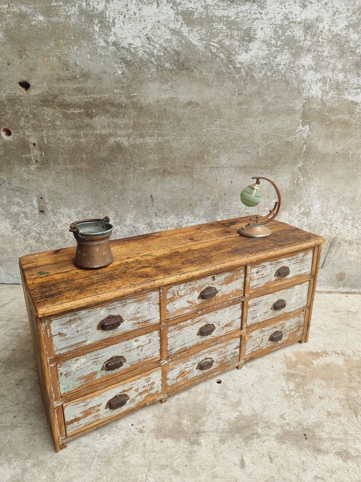 Workshop chest of drawers