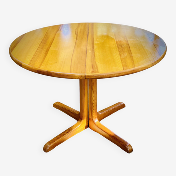 60s/70s round and extendable pine dining room table