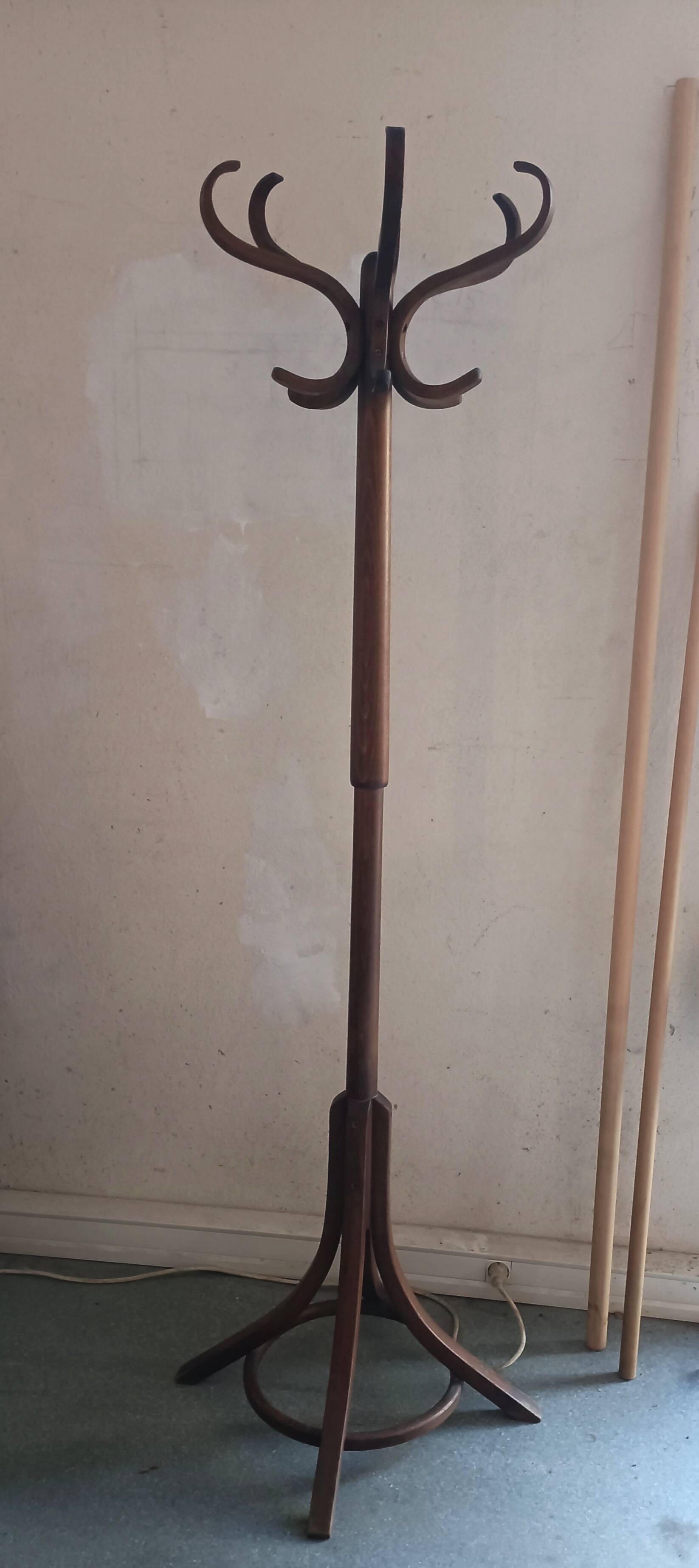 Wooden parrot coat rack