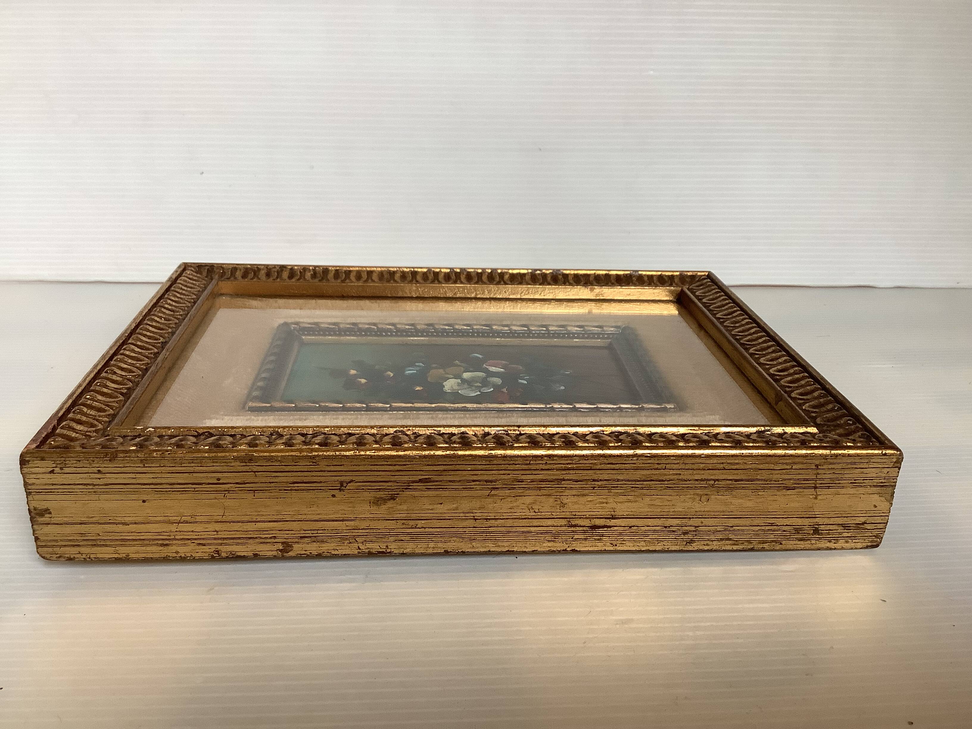 Cadre doré, huile sur panneau "bouquet de fleurs"