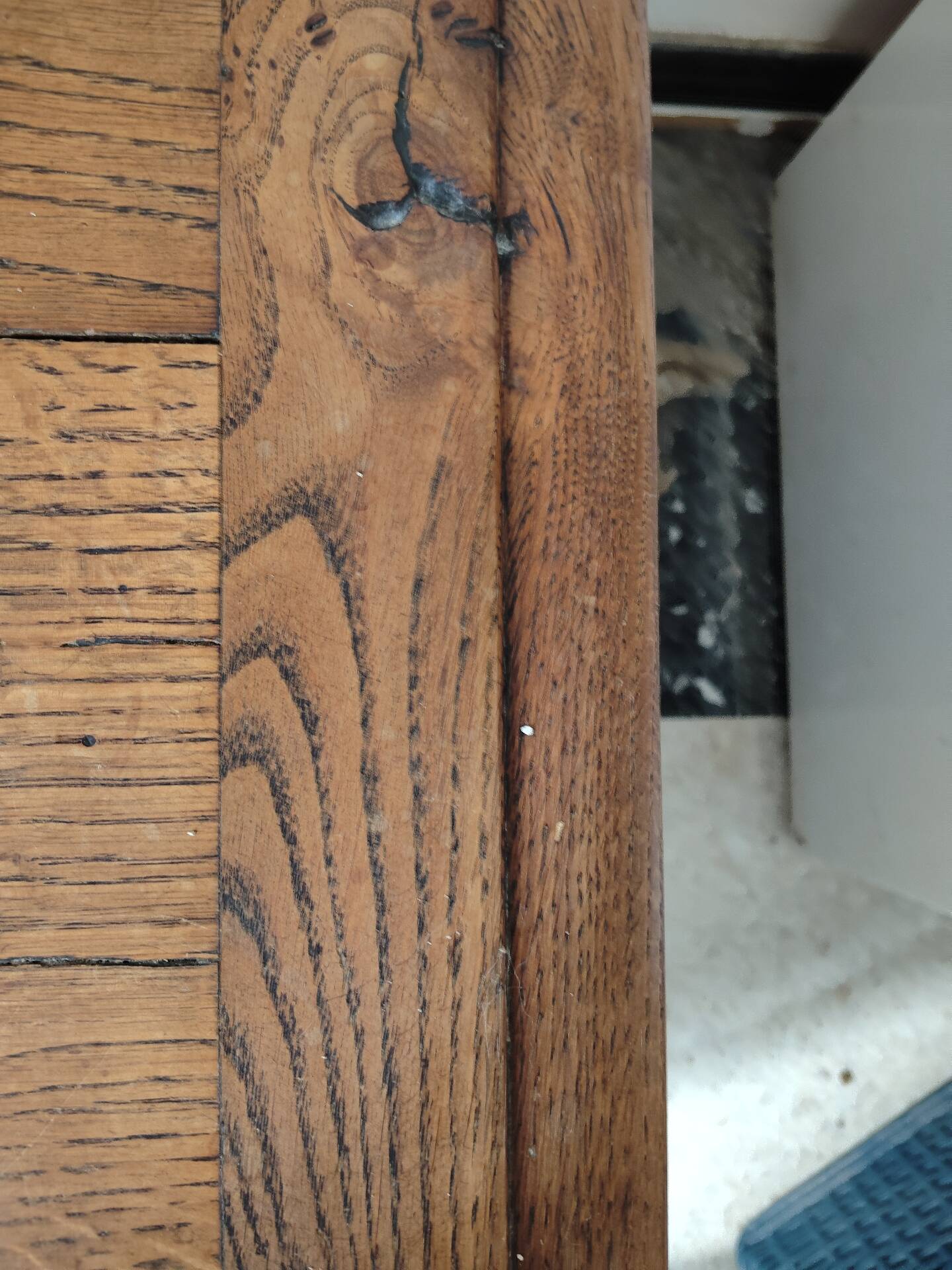 Rustic oak coffee table – Apothecary spirit – 19th century