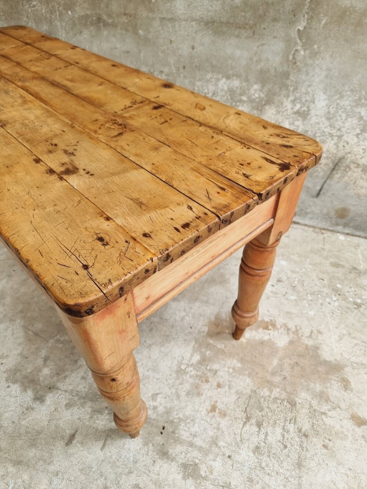 Farm pine table