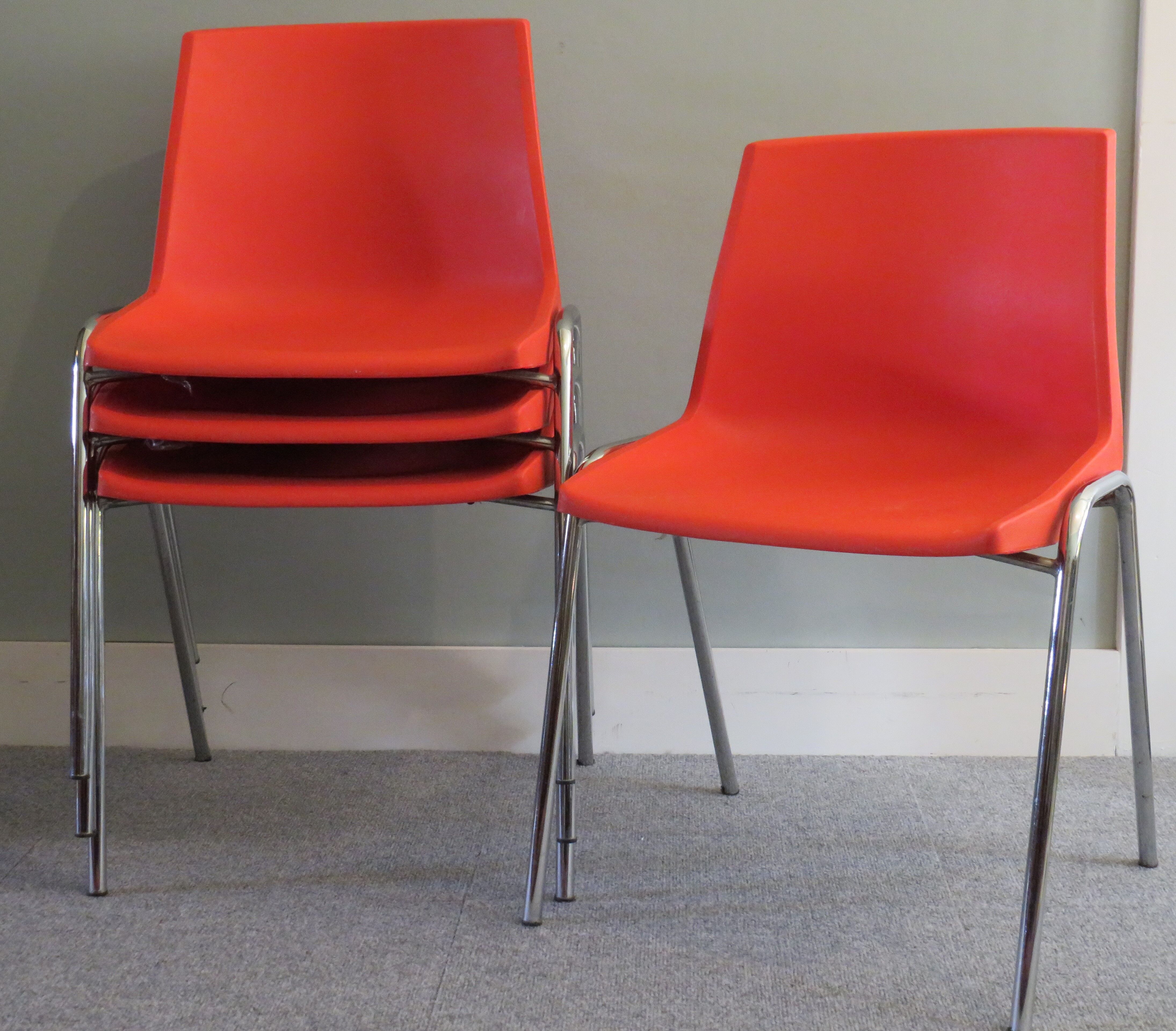 4 chaises empilables 1970