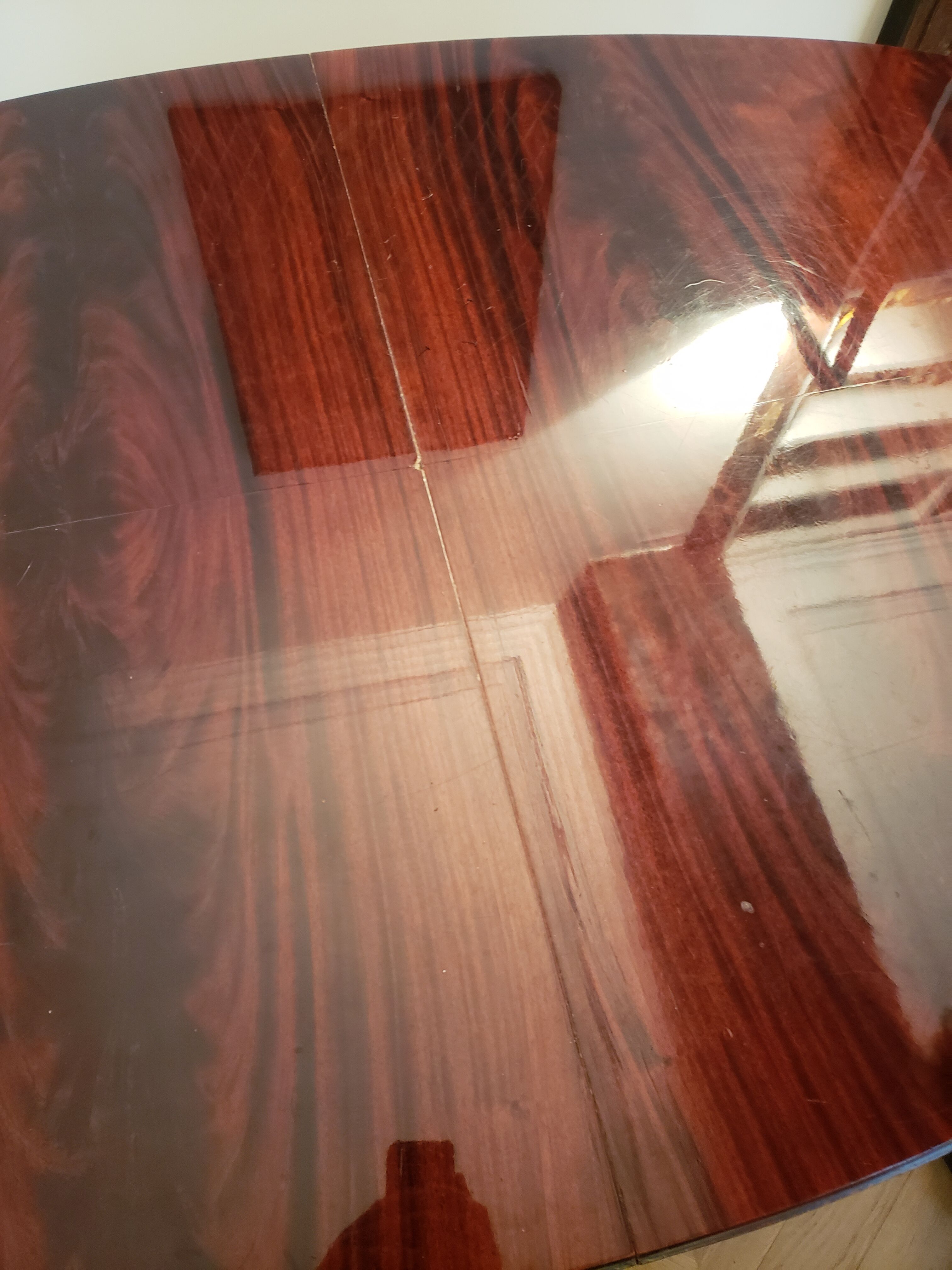 Louis XVI oval table in mahogany, 2 extensions