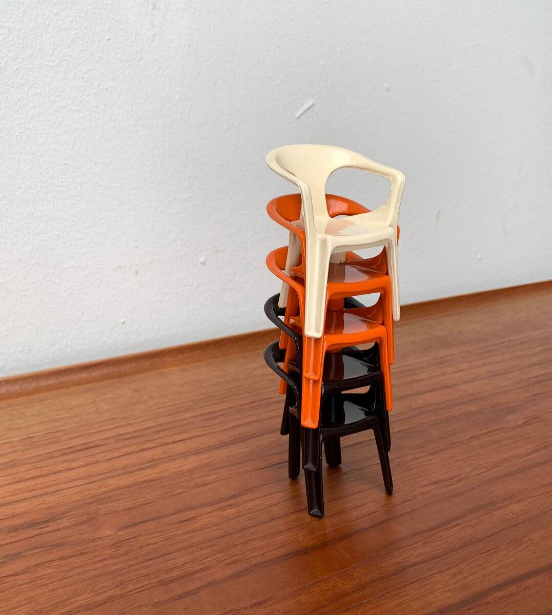 300 Monobloc Decorative Chairs Small by Henry Massonnet for Stamp, France, 1970s, Set of 5