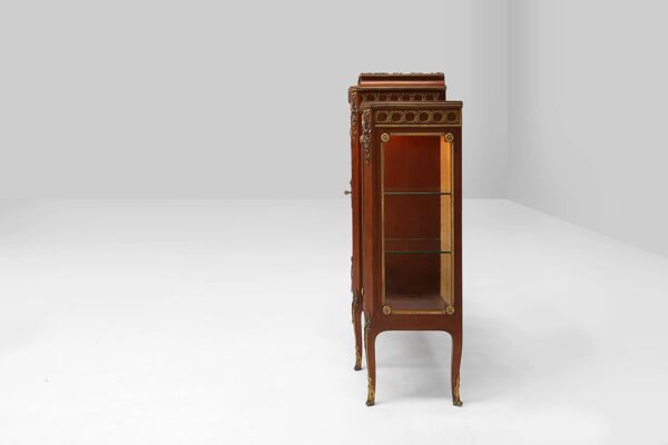 Rare vitrine Louis XVI en marqueterie avec lumière, France ca. 1850