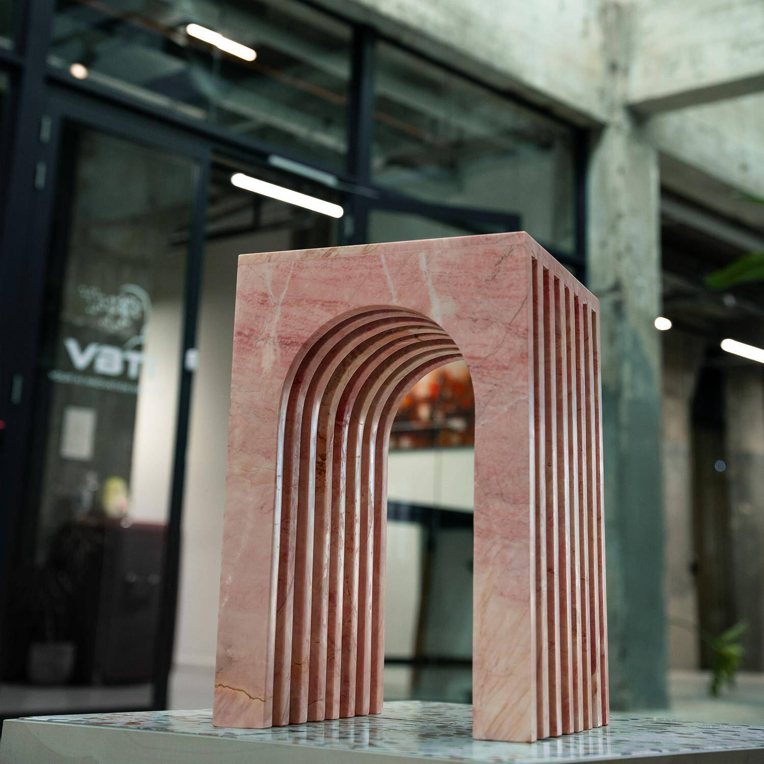 Pink marble side table "Balance"
