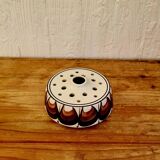 Vintage Jersey Pottery pique flowers in ceramic with a brown pattern from the 1970s.