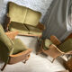 Fauteuils cannage et tissus velours