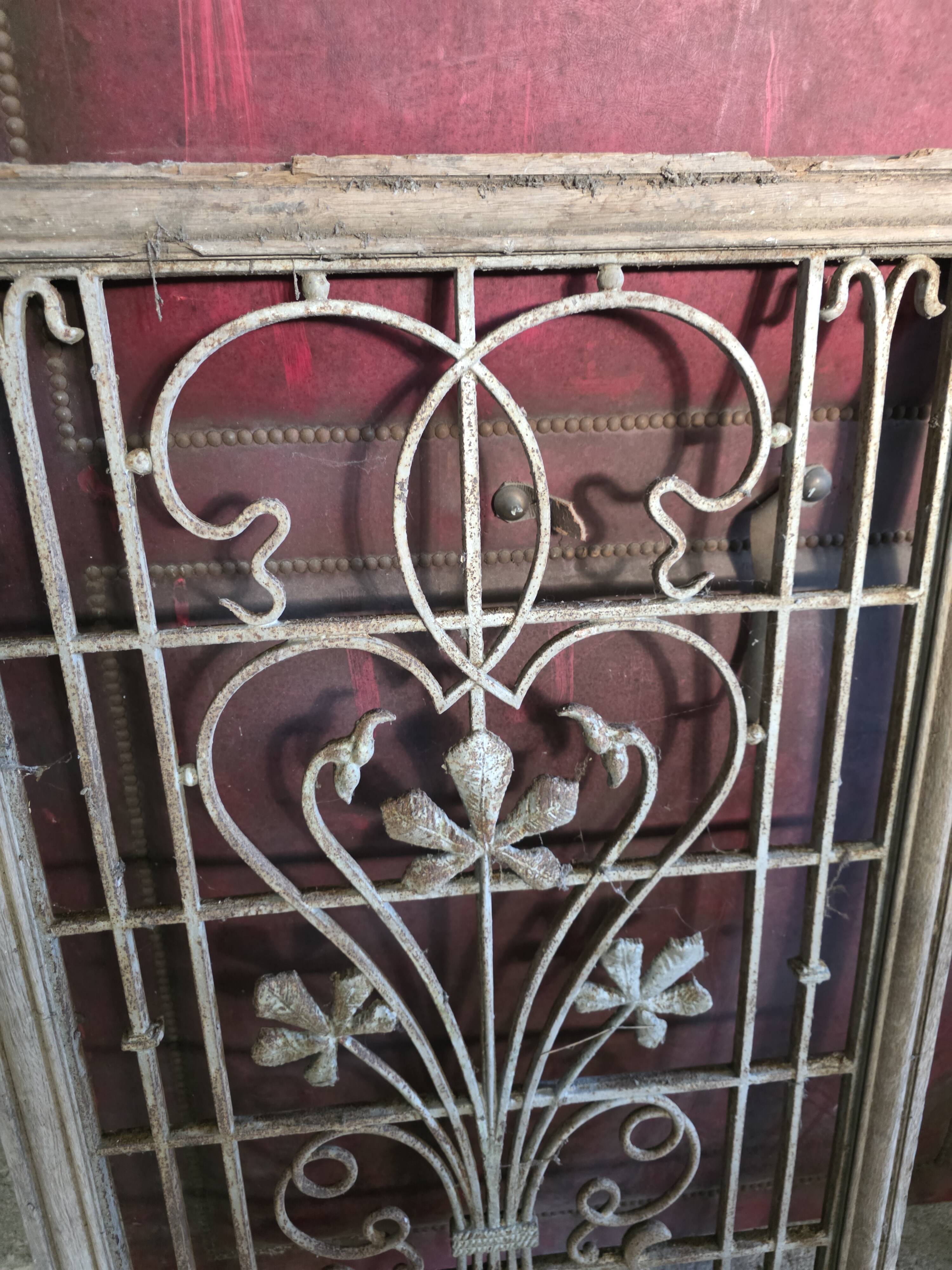 Art Nouveau cast iron grille from the 1900s.