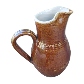 Berry stoneware pitcher