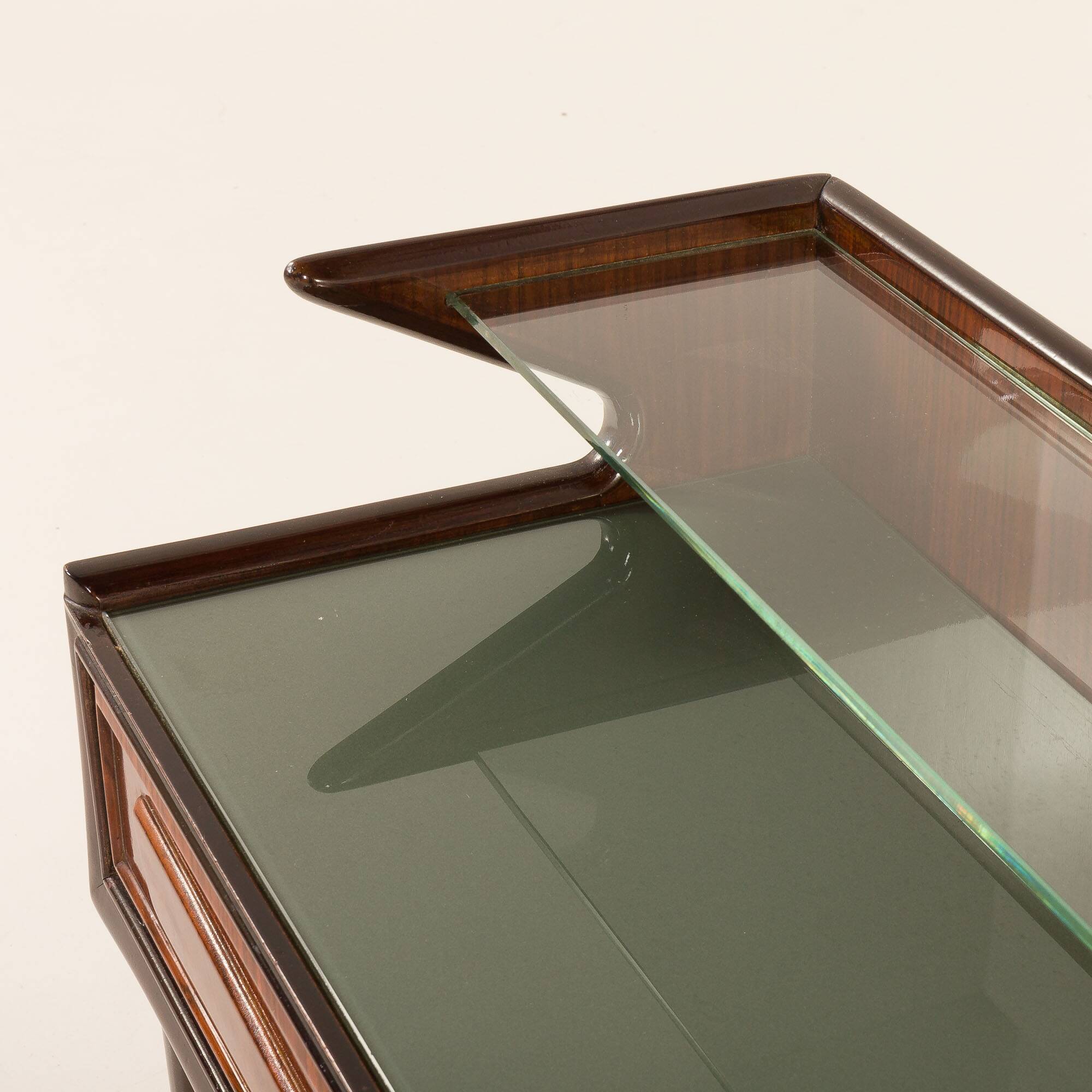 Italian mid-century side table in the style of Paolo Buffa, 1950s