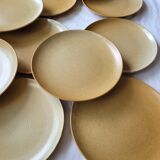 Lot de 16 assiettes en grès