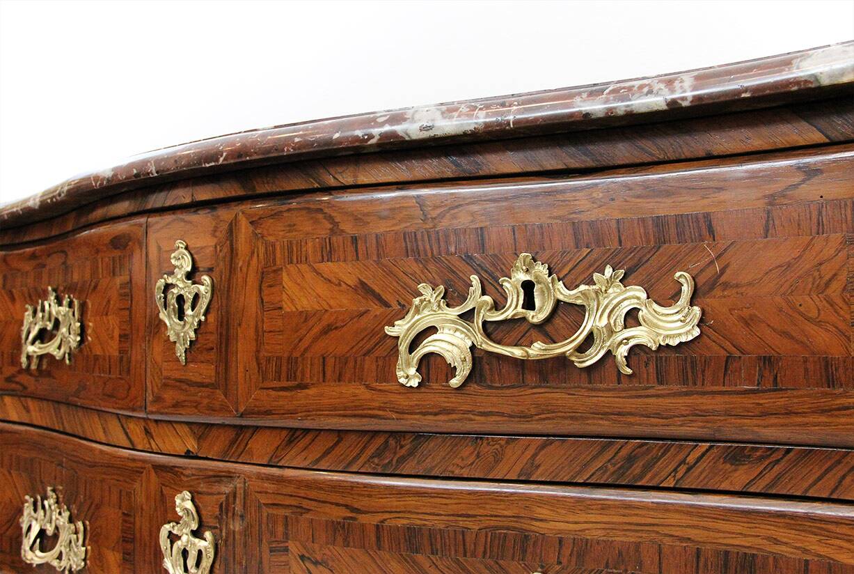 18th century Louis XV rosewood chest of drawers