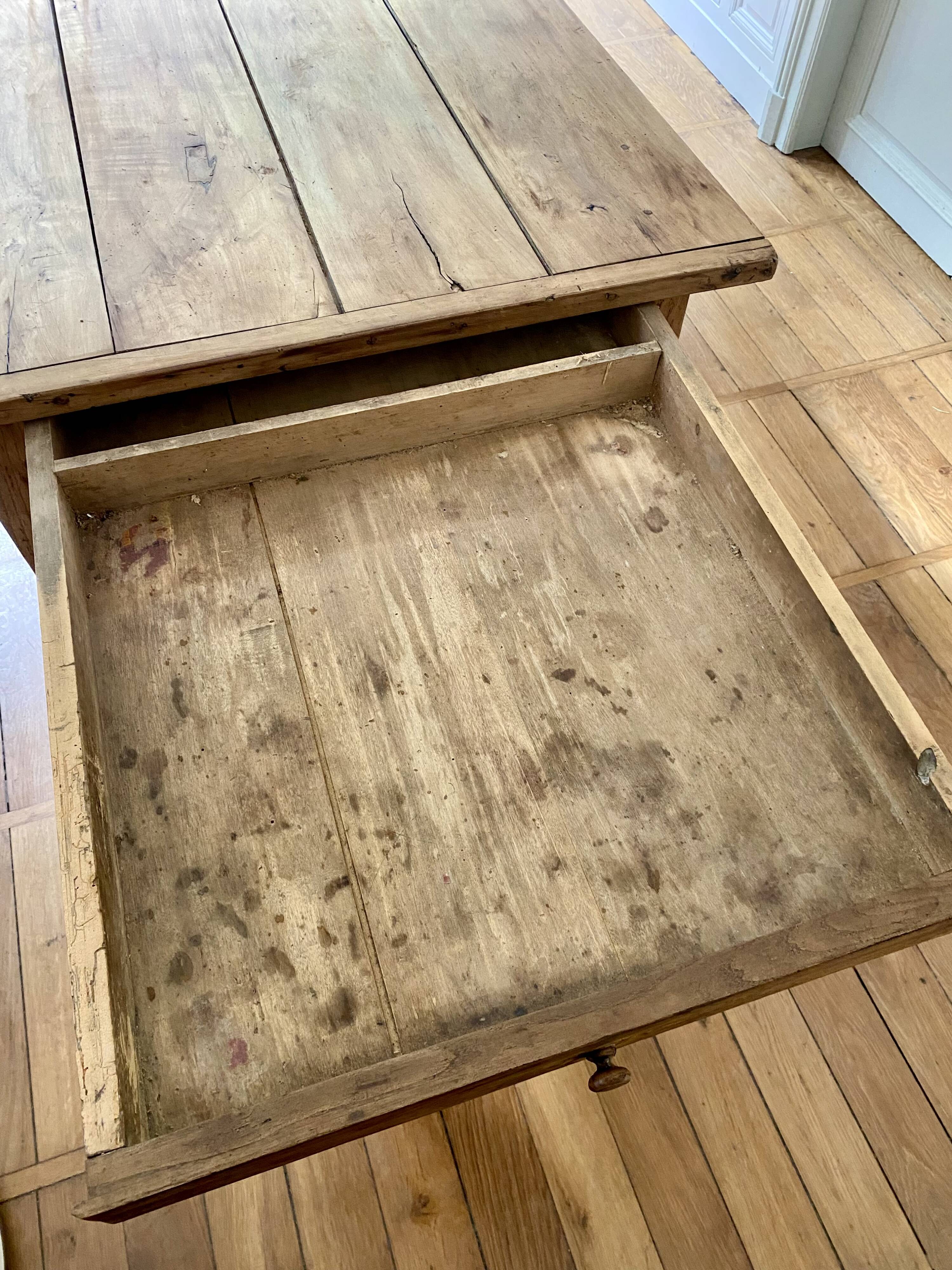 Farm table for 10/12 people.