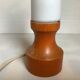 Lampe en bois orange scandinave