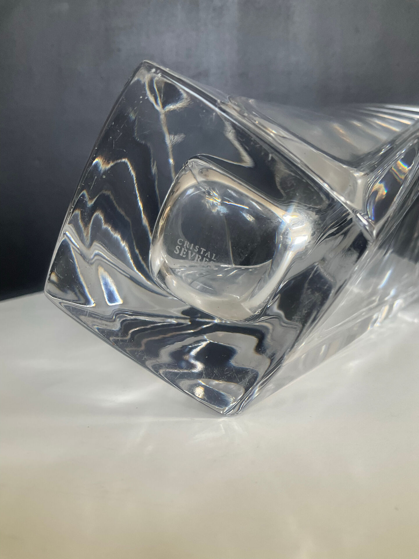 Asymmetrical crystal vase from Sèvres, 1970s.