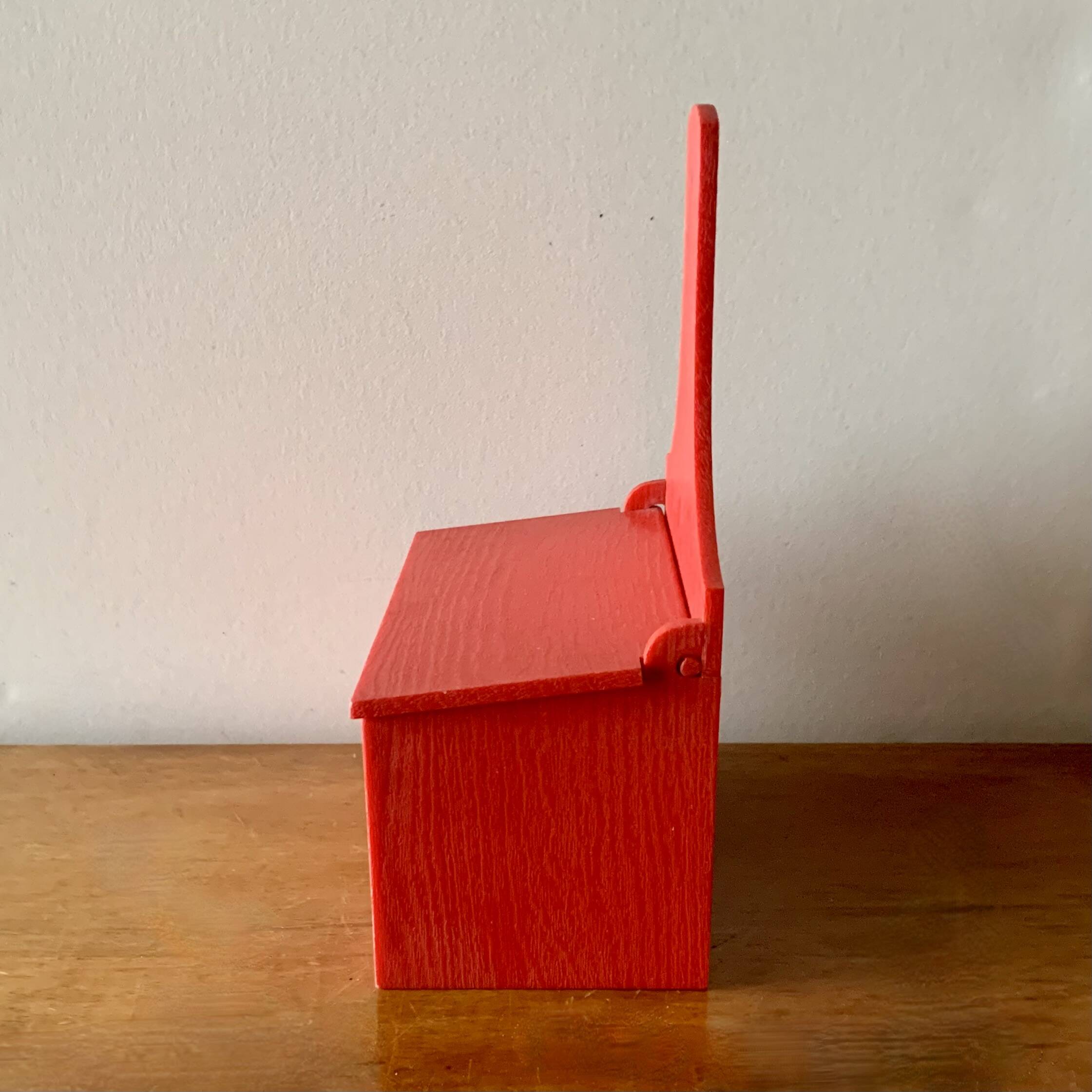 Red plastic onion or spice box with wood effect and floral decoration - EMSA - 1970