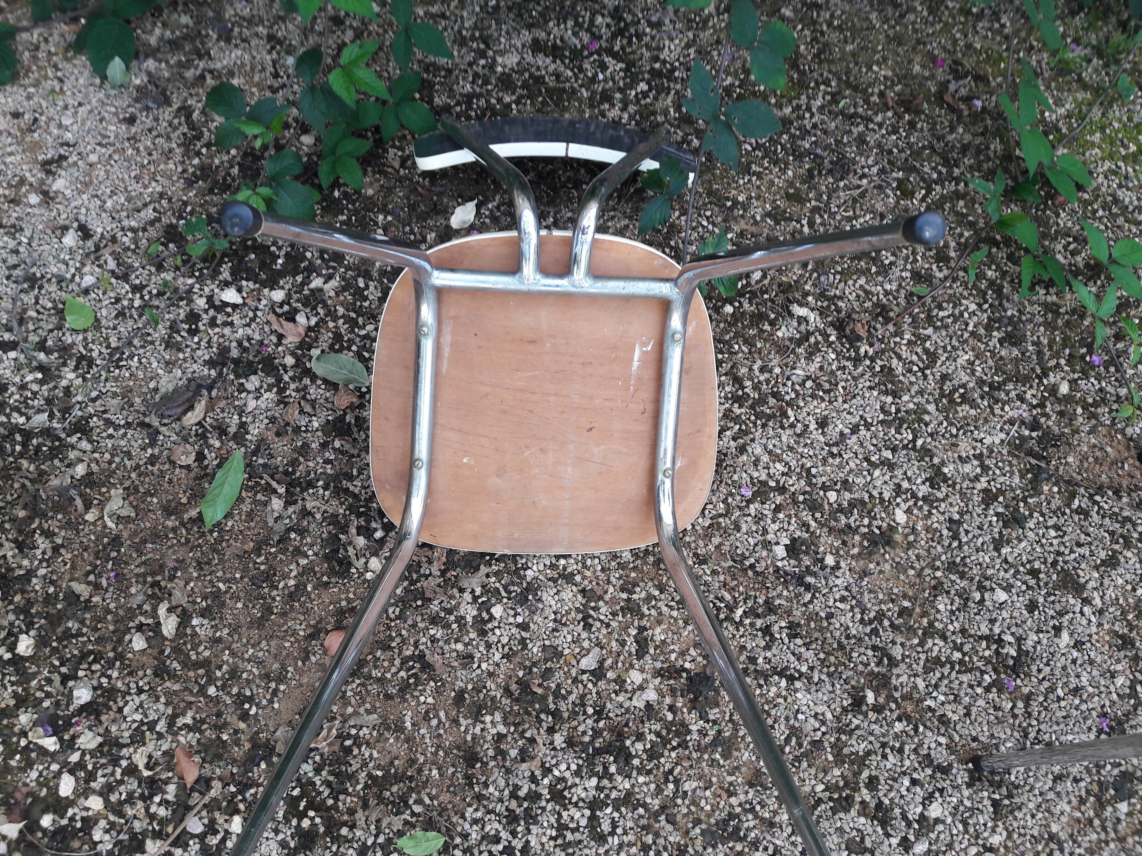 Duo de chaises en formica
