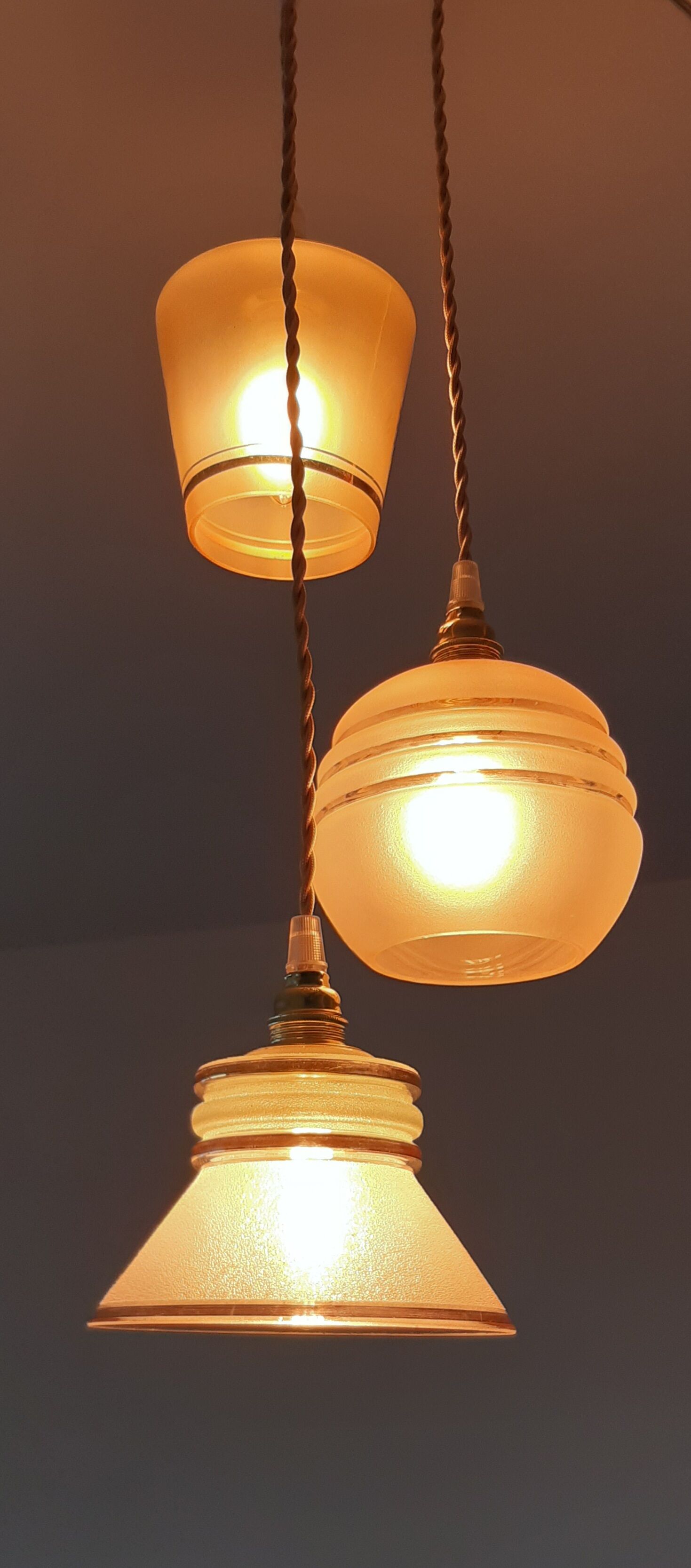 Art deco hanging lamp