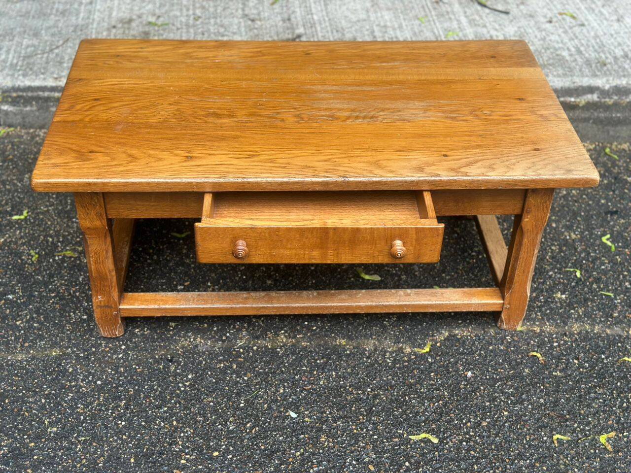 Table basse de ferme en chêne massif 1950 de 105cm